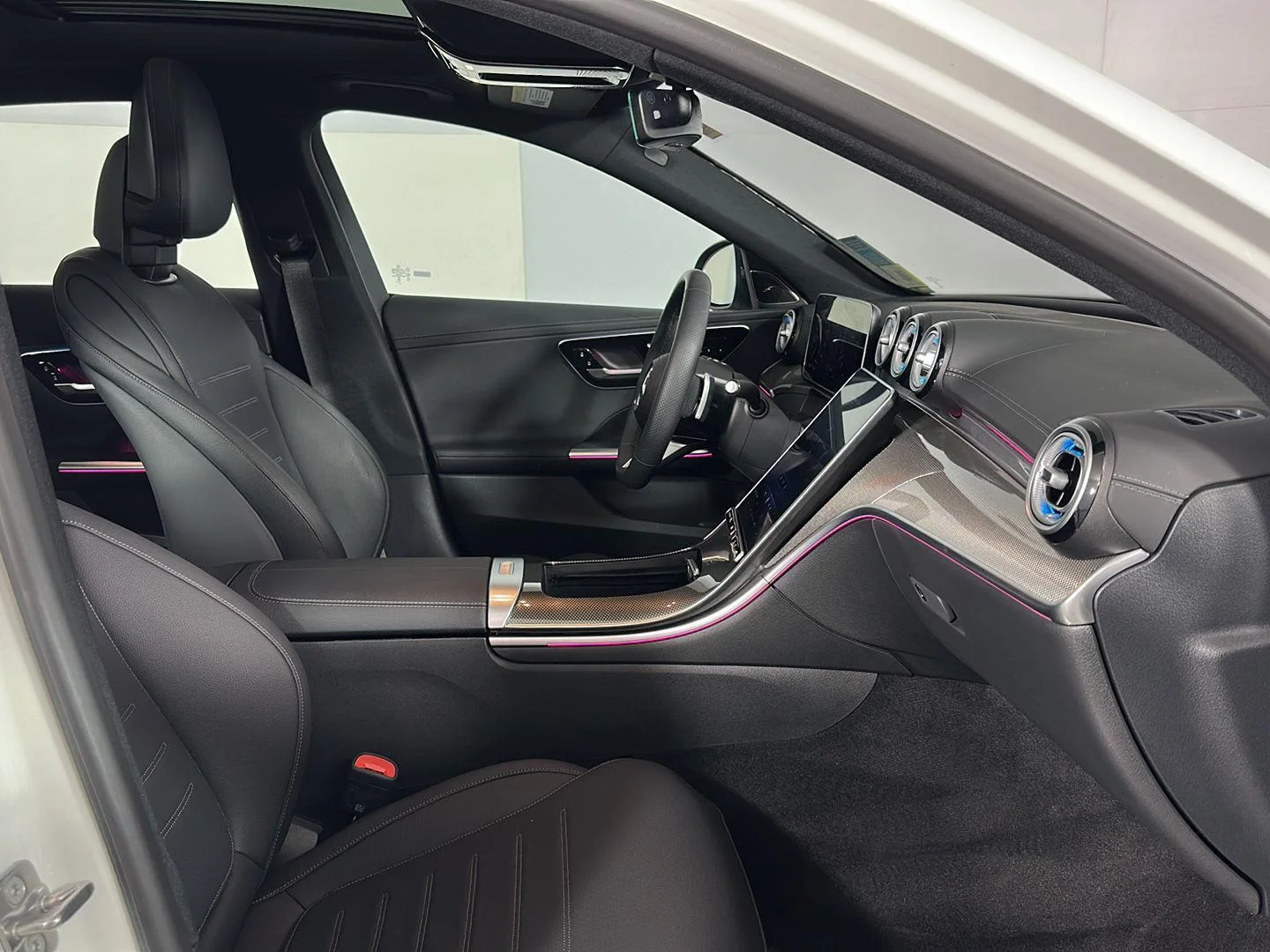 Used 2025  Mercedes-Benz C 300 image 27