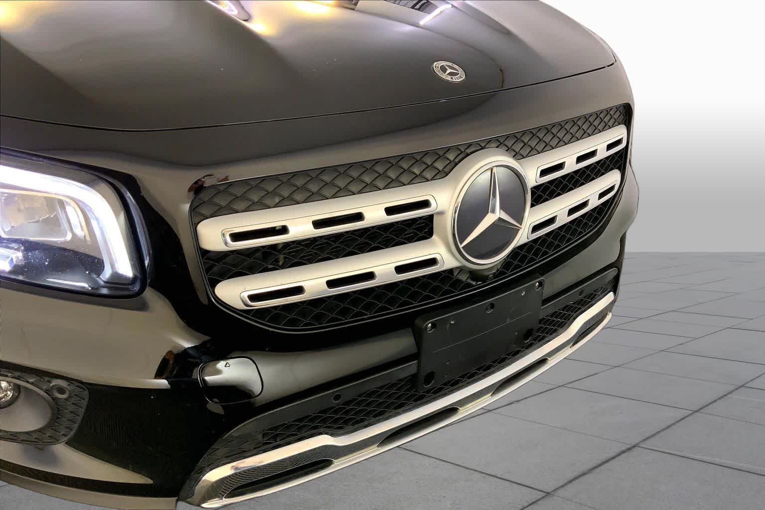 Used 2021 Night Black Mercedes-Benz GLB 250 image 32
