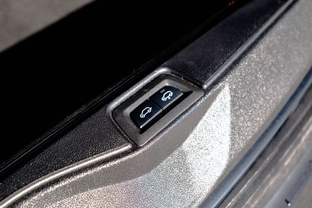 Used 2022 Black Sapphire Metallic BMW xDrive40i image 38