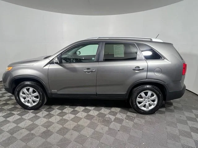 Used 2011 Silver Kia LX image 7