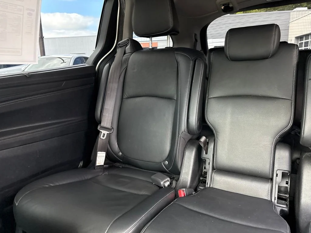 Used 2022 White Honda EX-L image 11