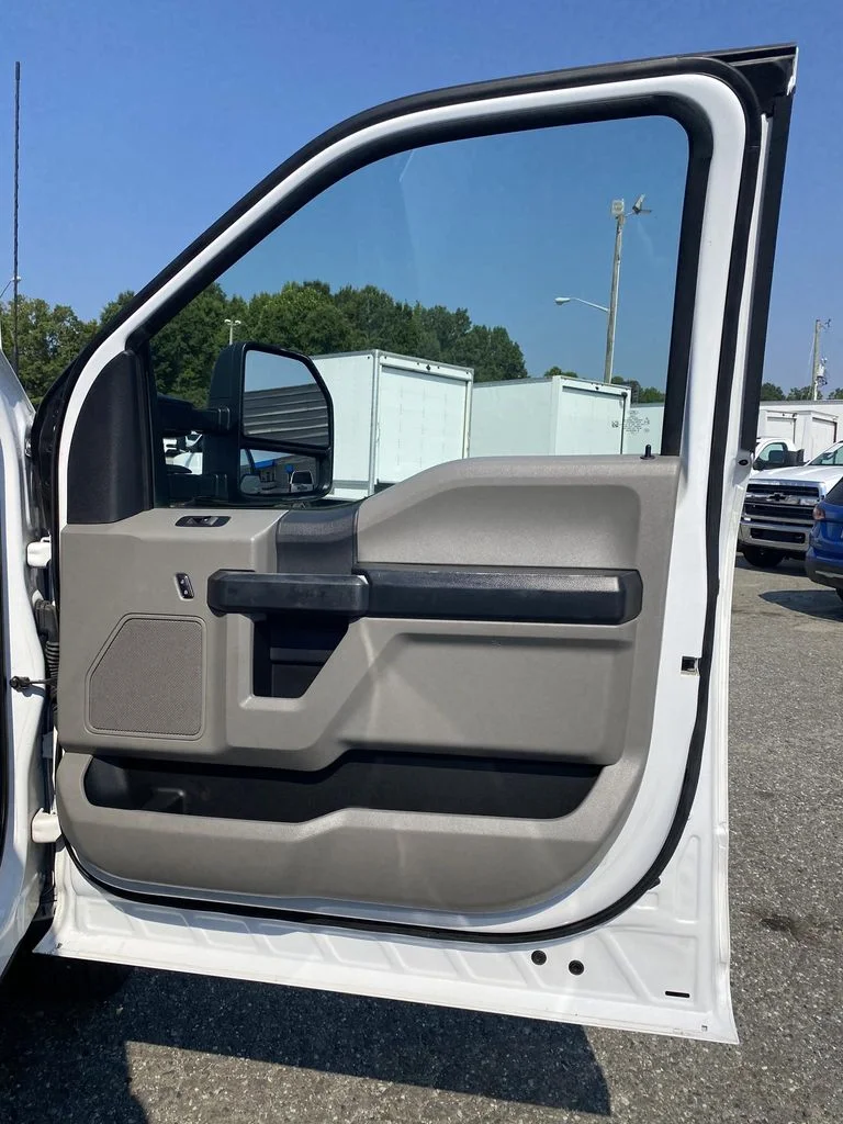 Used 2022 White Ford XL image 36