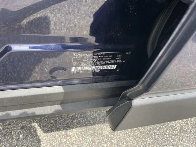 Certified Used 2025  Toyota XLE image 27