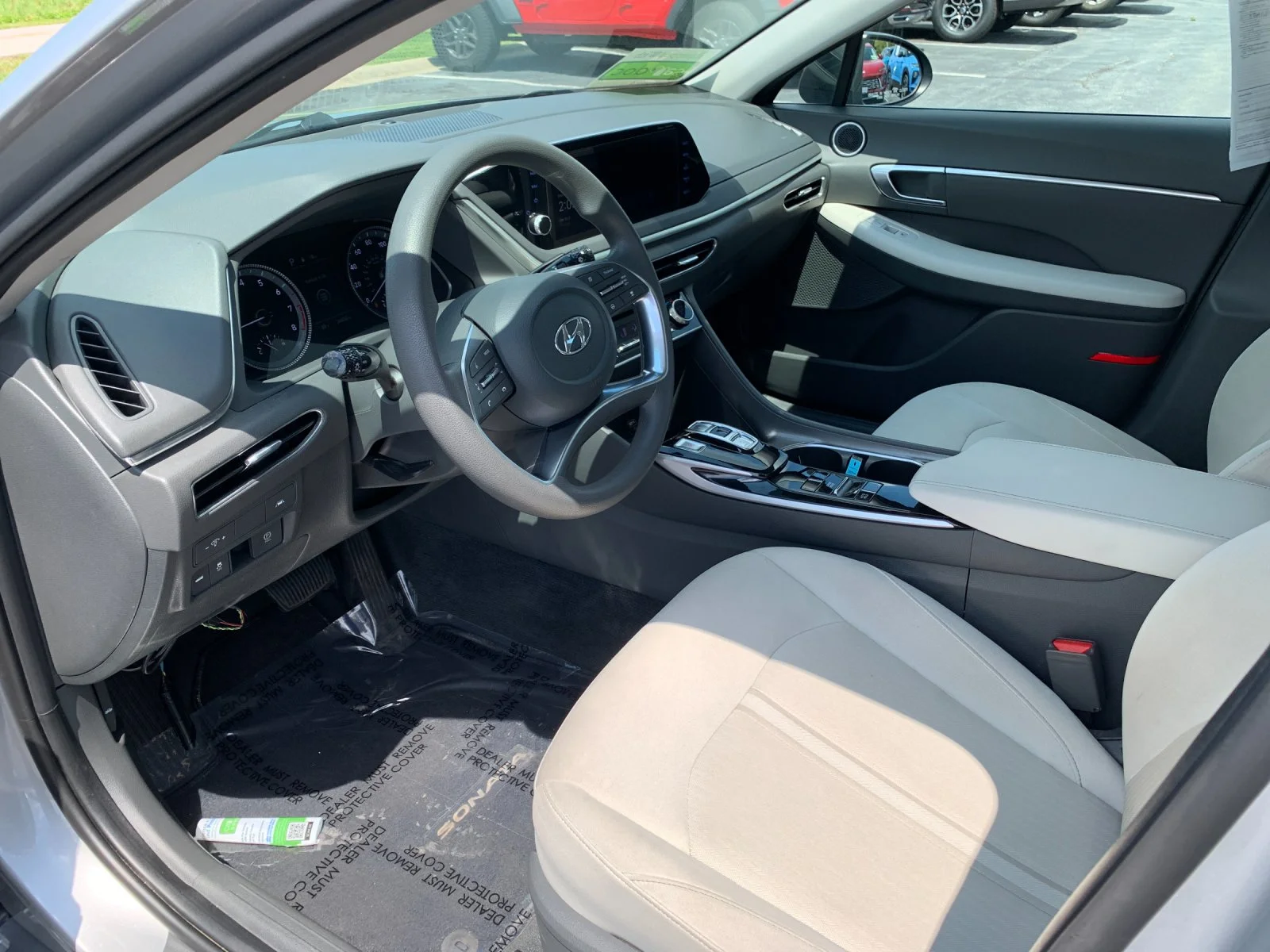 Used 2023 Silver Hyundai SEL image 11