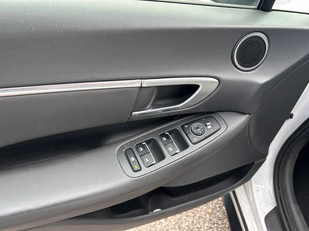 Used 2021 Gray Hyundai SEL image 14