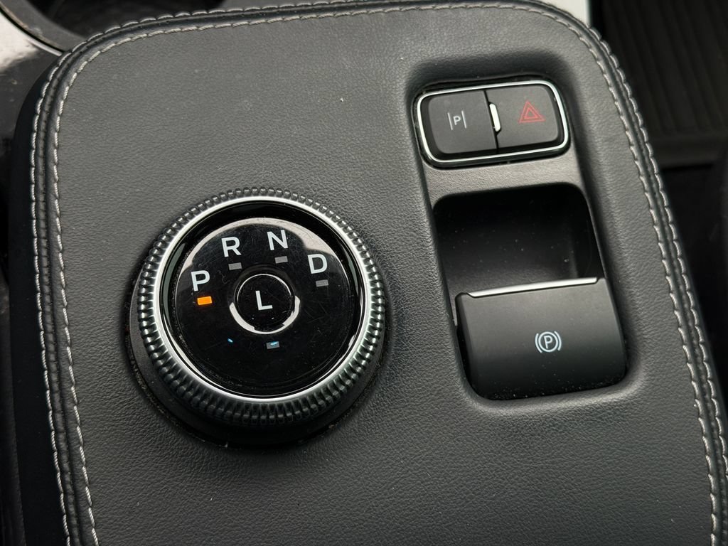 Used 2021  Ford Premium image 19