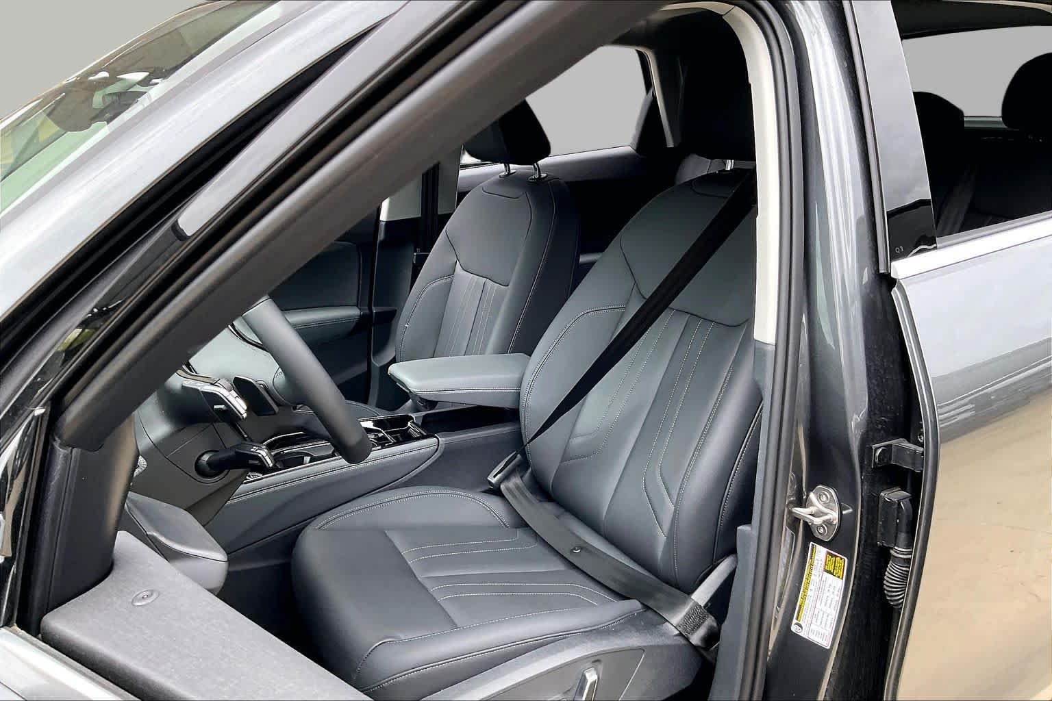 Used 2026 Daytona Gray Pearl Effect Audi S line image 8