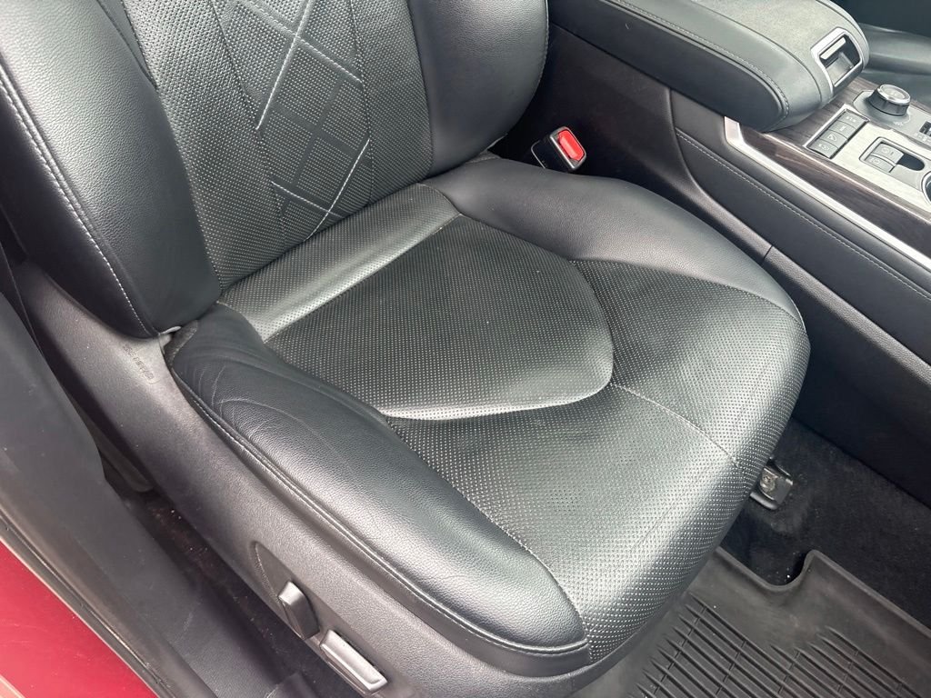 Used 2020 Pearl Toyota Platinum image 28