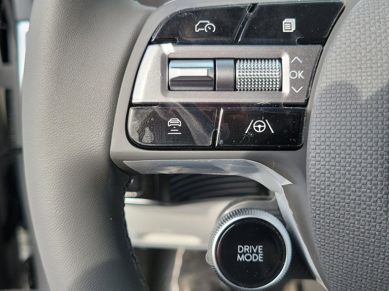 New 2026 Atlas White Hyundai Limited image 9