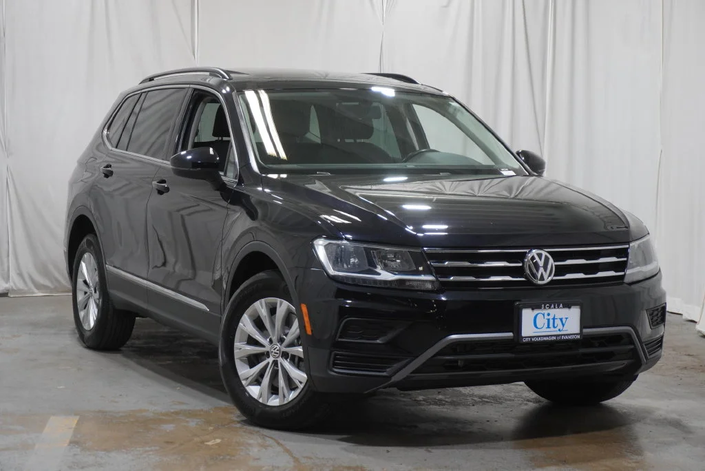 Used 2018 Volkswagen Tiguan SE with VIN 3VV2B7AX0JM161651 for sale in Evanston, IL