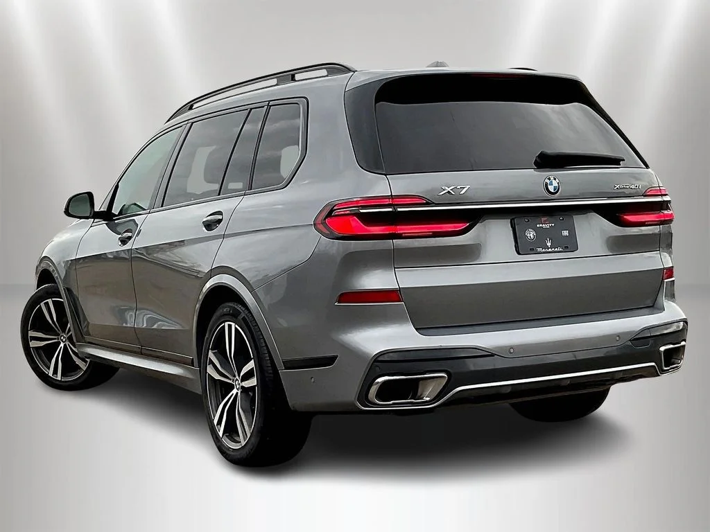 Used 2024 Gray Metallic BMW xDrive40i image 4