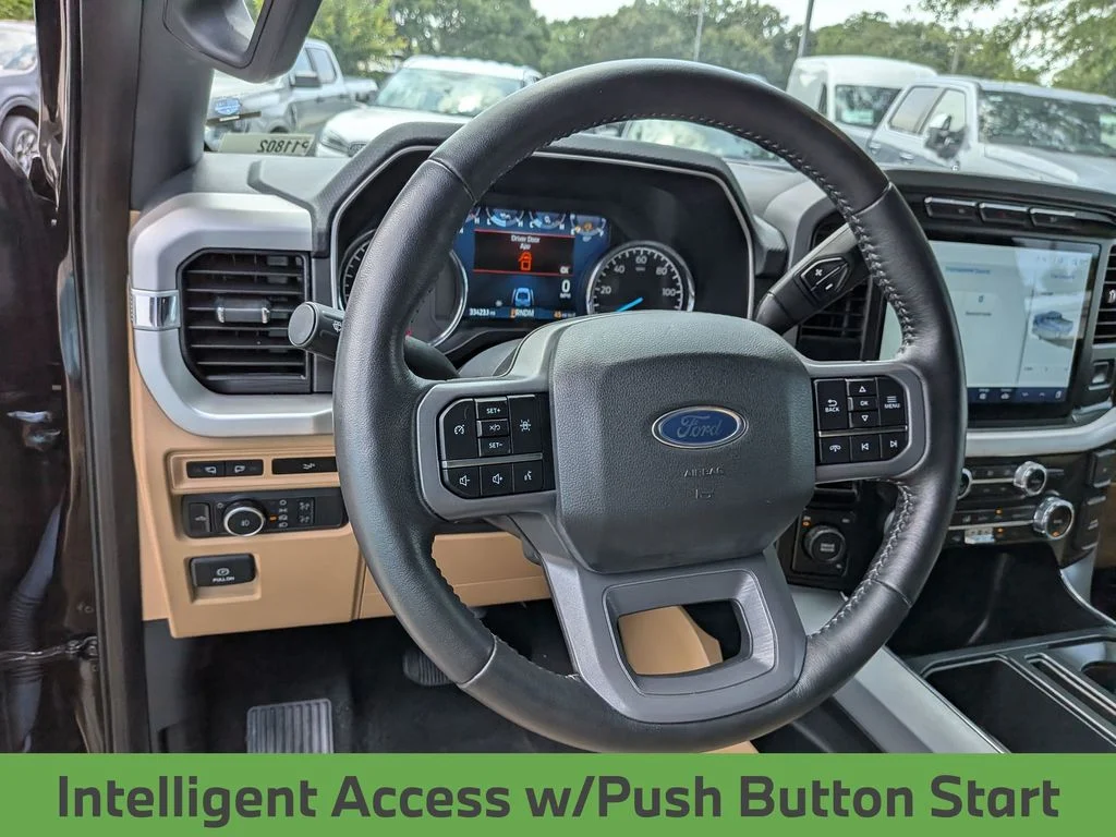 Used 2022 Black Ford XLT image 16