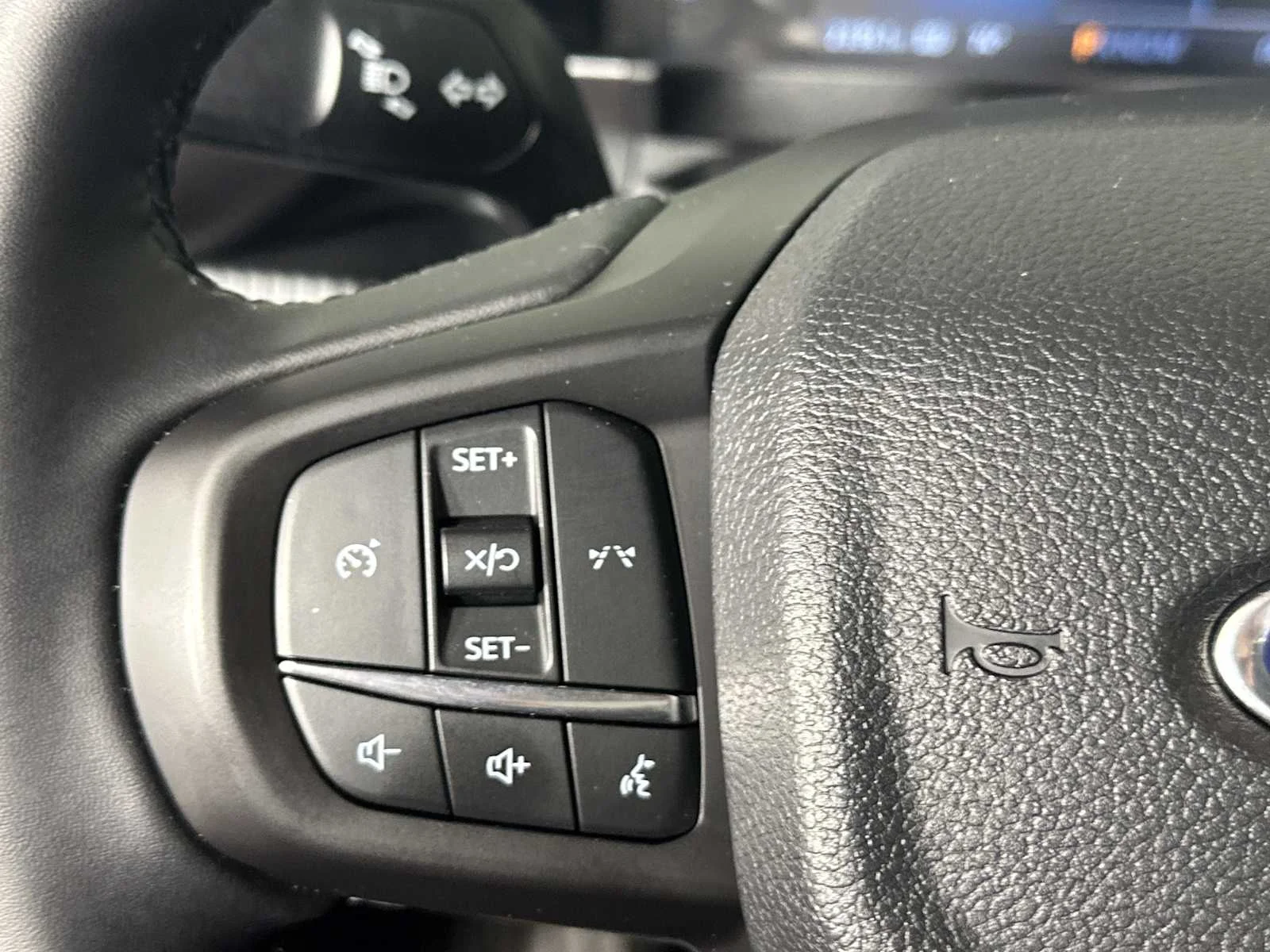 New 2025 Shadow Black Ford XLT image 29
