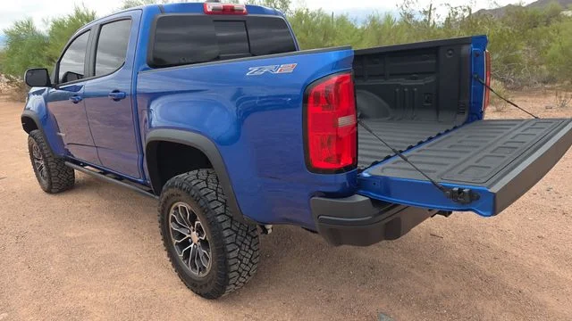 Used 2018 Blue Chevrolet ZR2 image 26