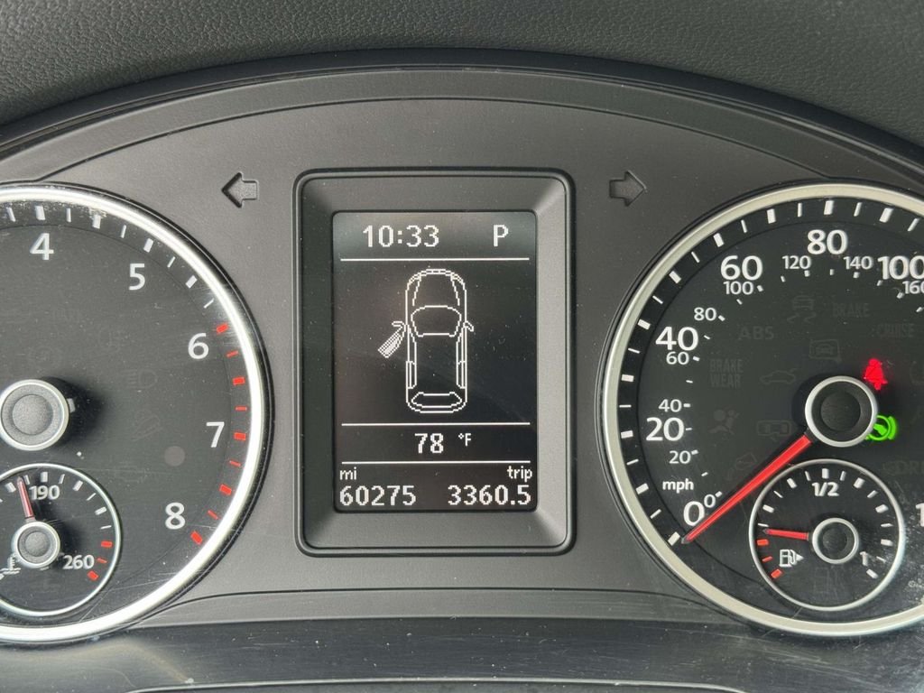 Used 2018 Silver Volkswagen 2.0T image 13