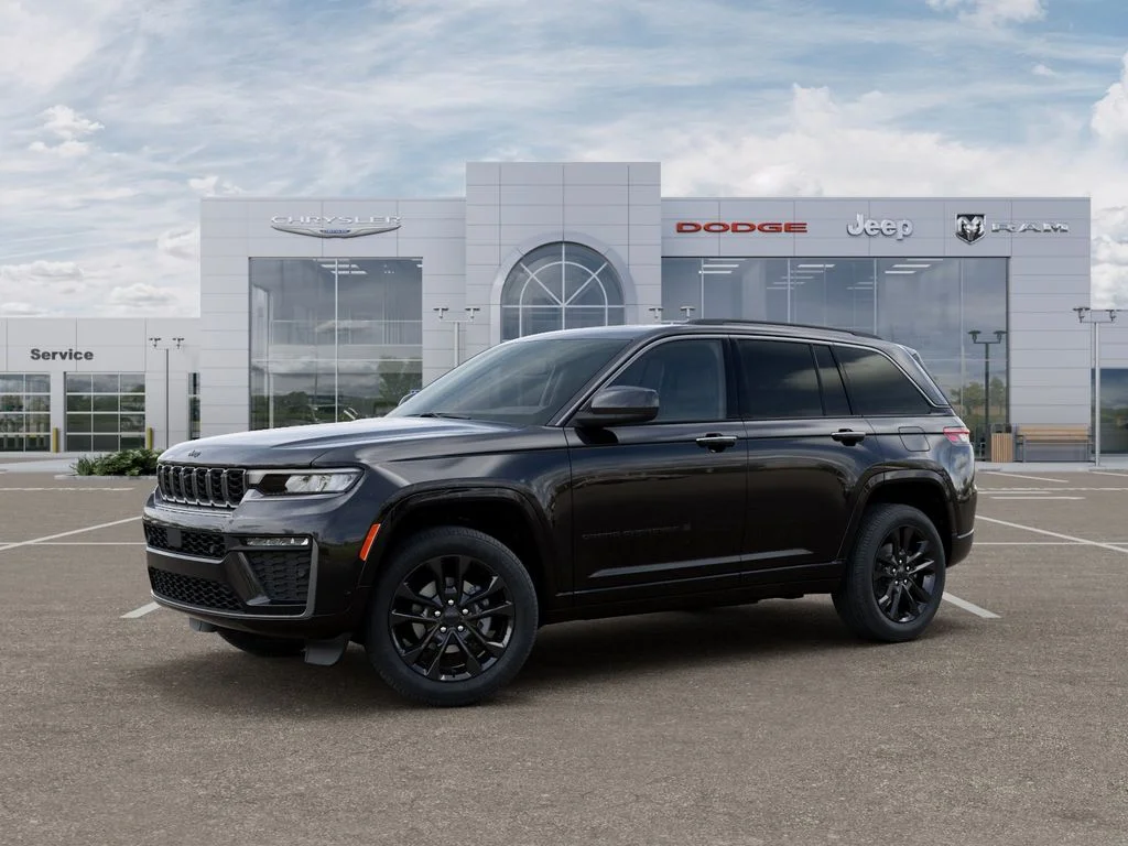 New 2026 Diamond Black Crystal Pearl-Coat Exterior Paint Jeep Limited Reserve image 2