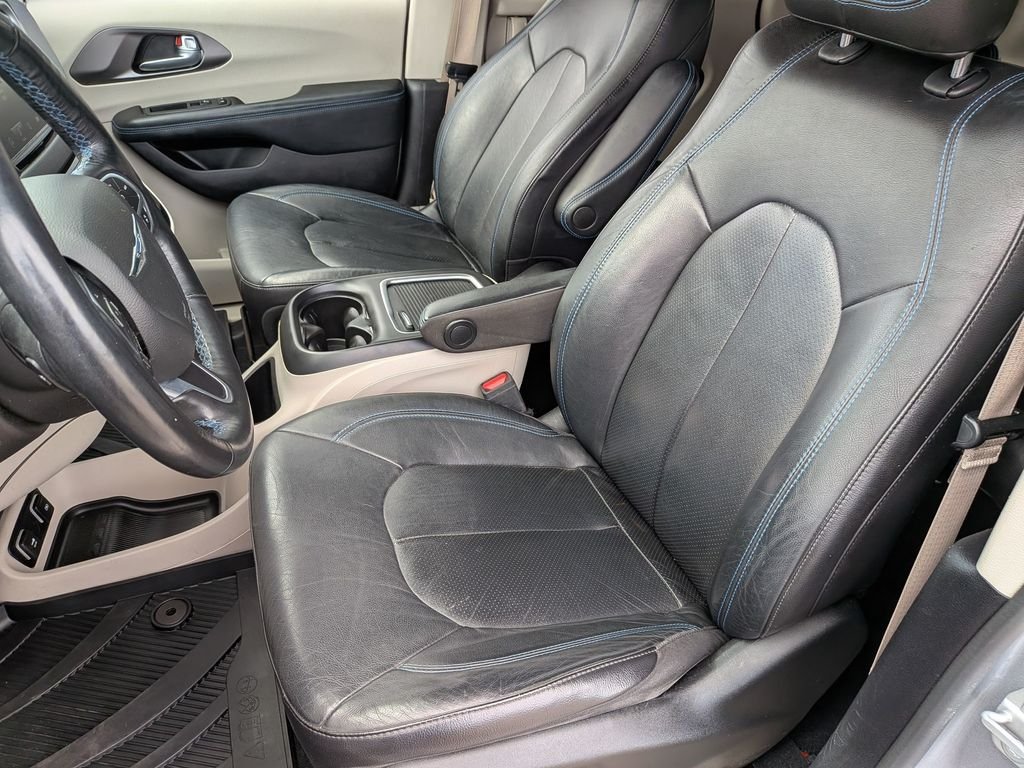 Used 2021 Silver Chrysler Touring L image 13