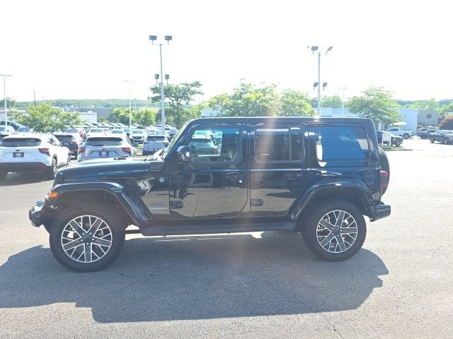 Used 2024 Black Clearcoat Jeep High Altitude image 5