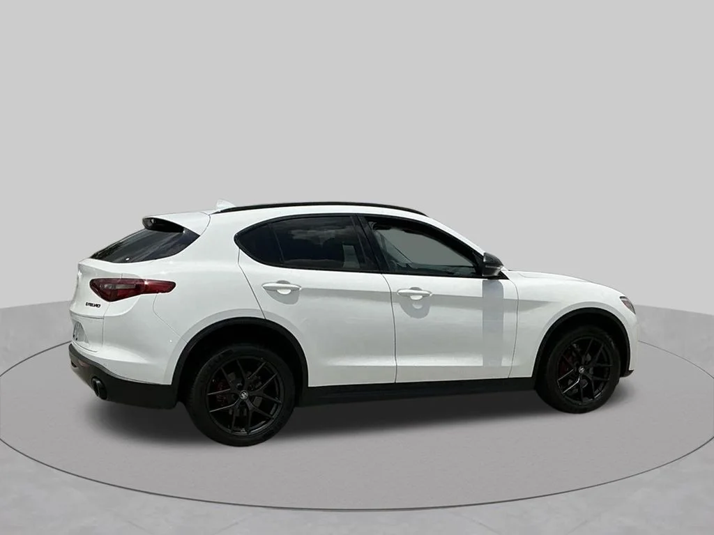 Used 2019 White Alfa Romeo Base image 13