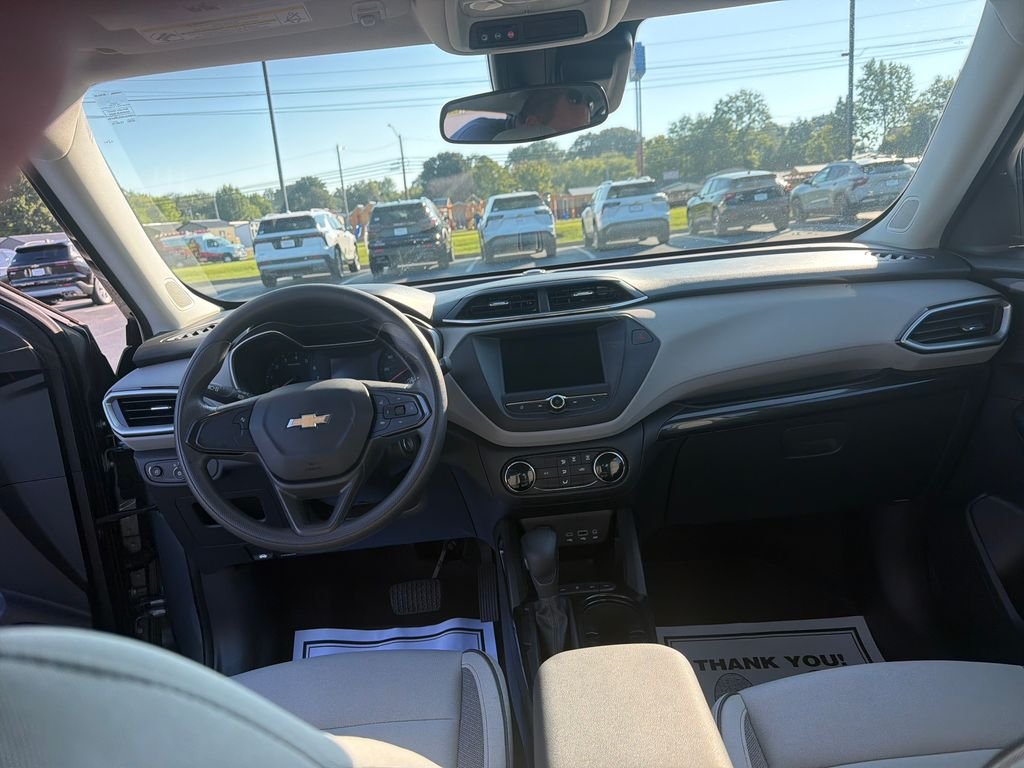 Used 2022 Gray Chevrolet LS image 17