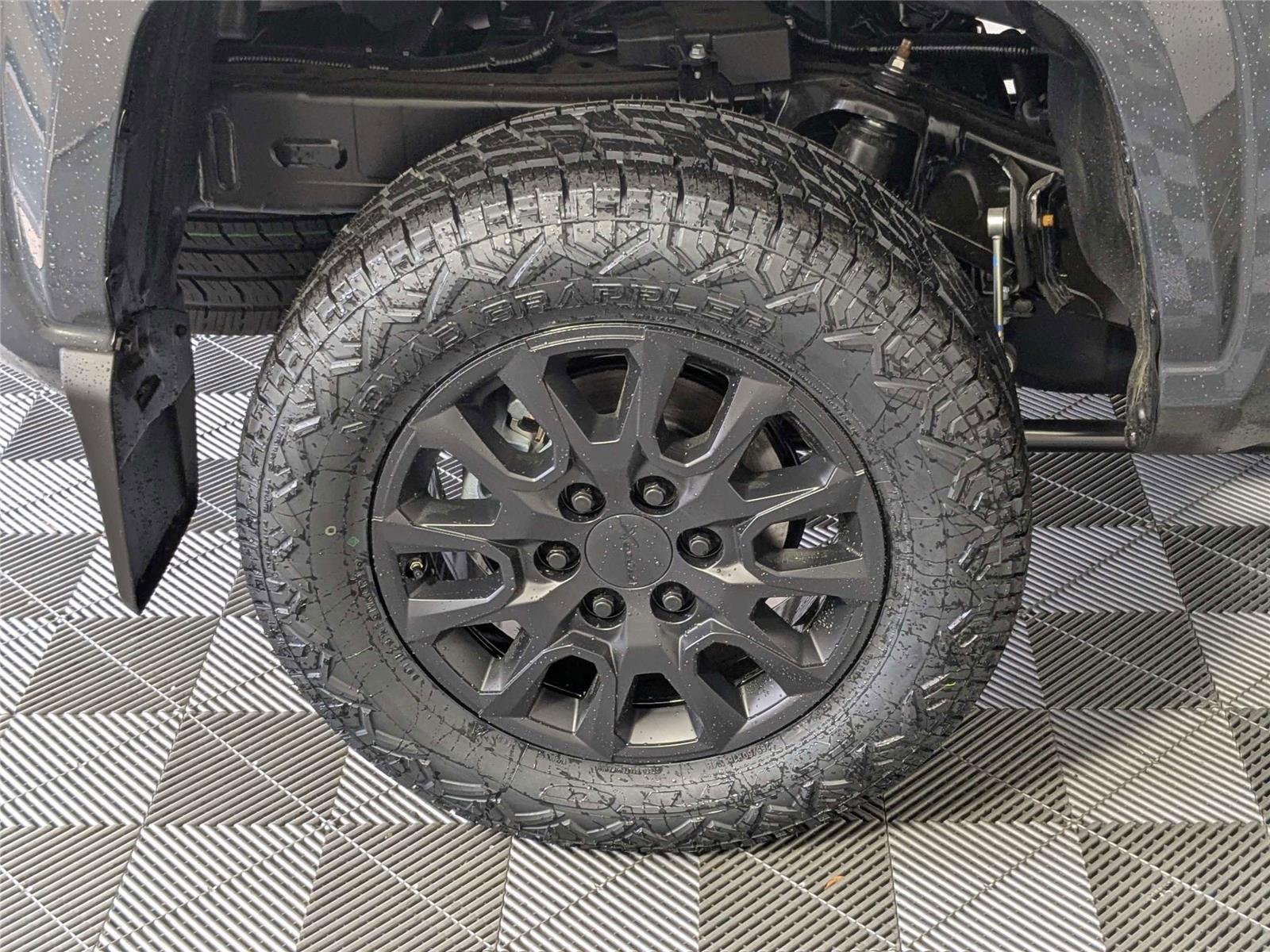 2026 Toyota Tacoma SR5 - Photo 7