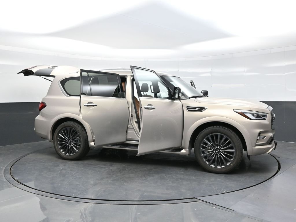 Used 2024 Beige INFINITI Sensory image 39