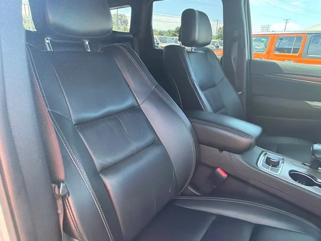 Used 2015 Billet Silver Metallic Clearcoat Jeep Limited image 10