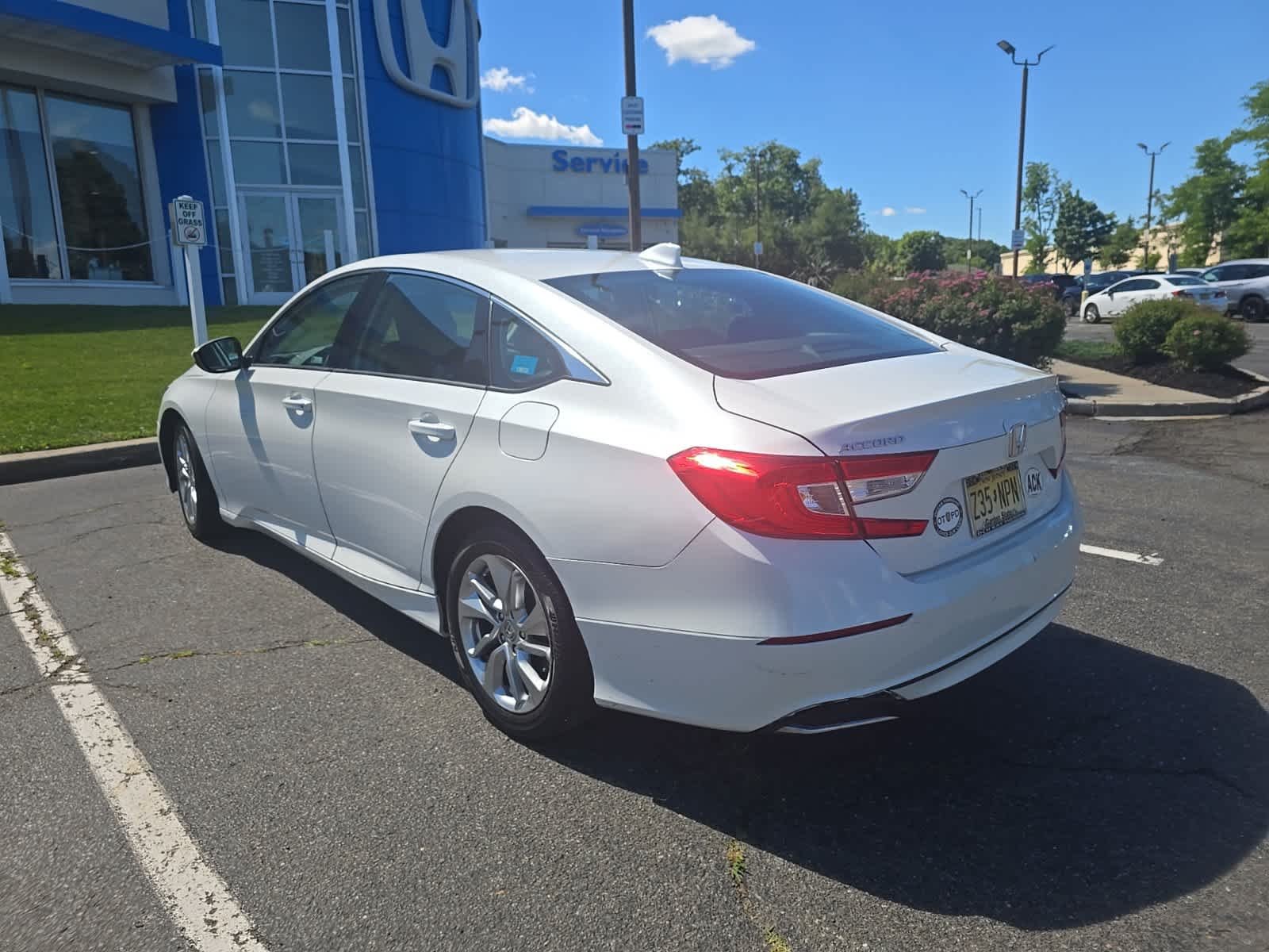 Used 2018 White Honda LX 1.5T image 7