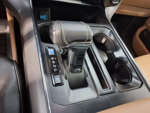 Used 2023 Gray Metallic Ford Lariat image 17