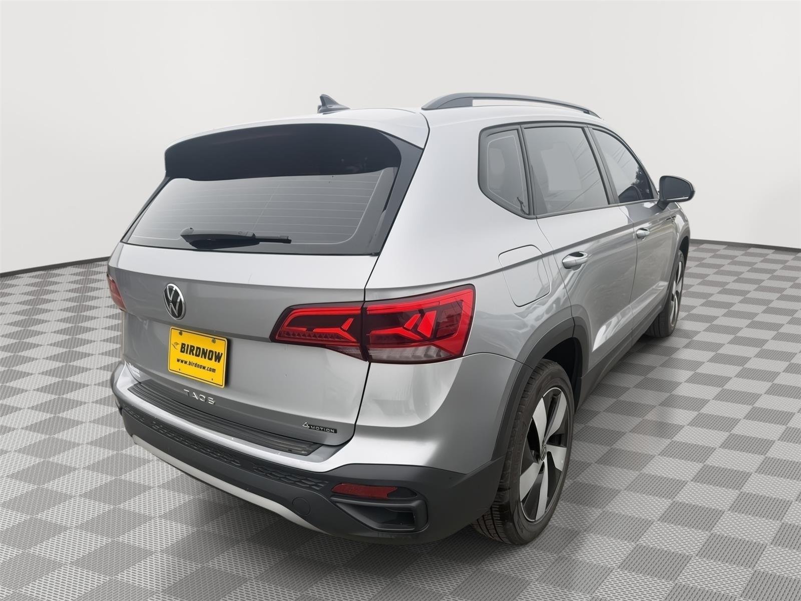 Used 2024 Pyrite Silver Metallic Volkswagen S image 9
