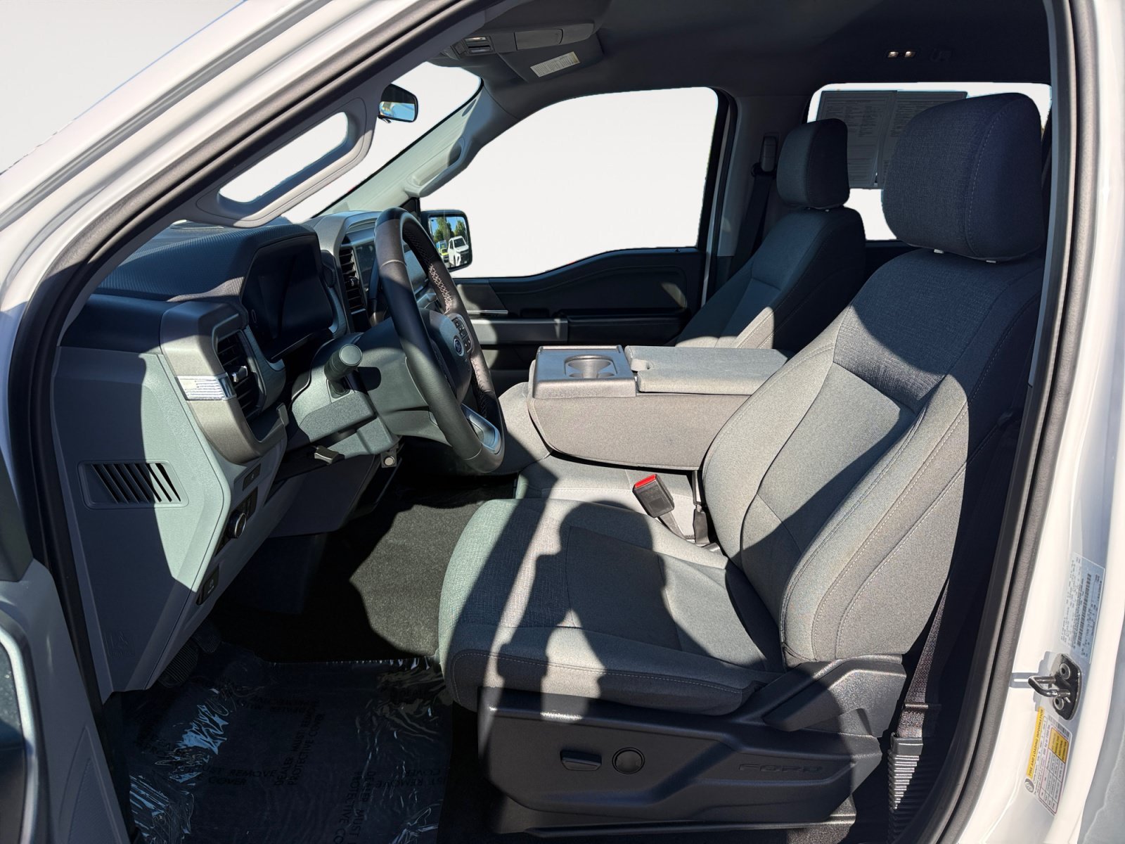 Certified Used 2025 Oxford White Ford XLT image 10