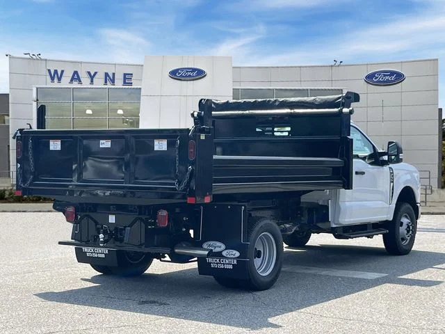 2025 Ford F-350 Super Duty Chassis Cab XL - Photo 19