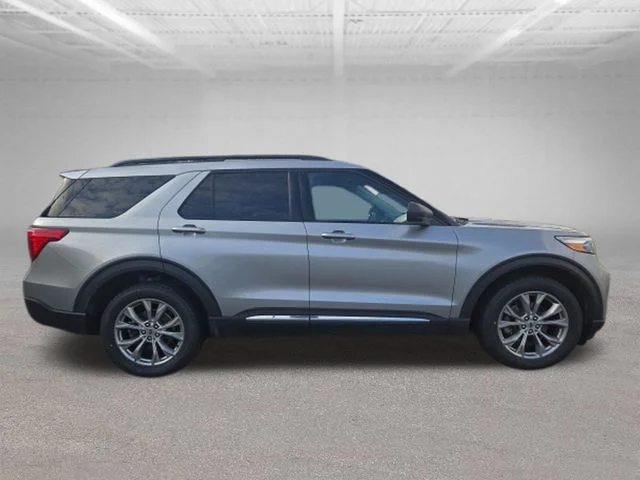 Certified Used 2023 Silver Metallic Ford XLT image 9