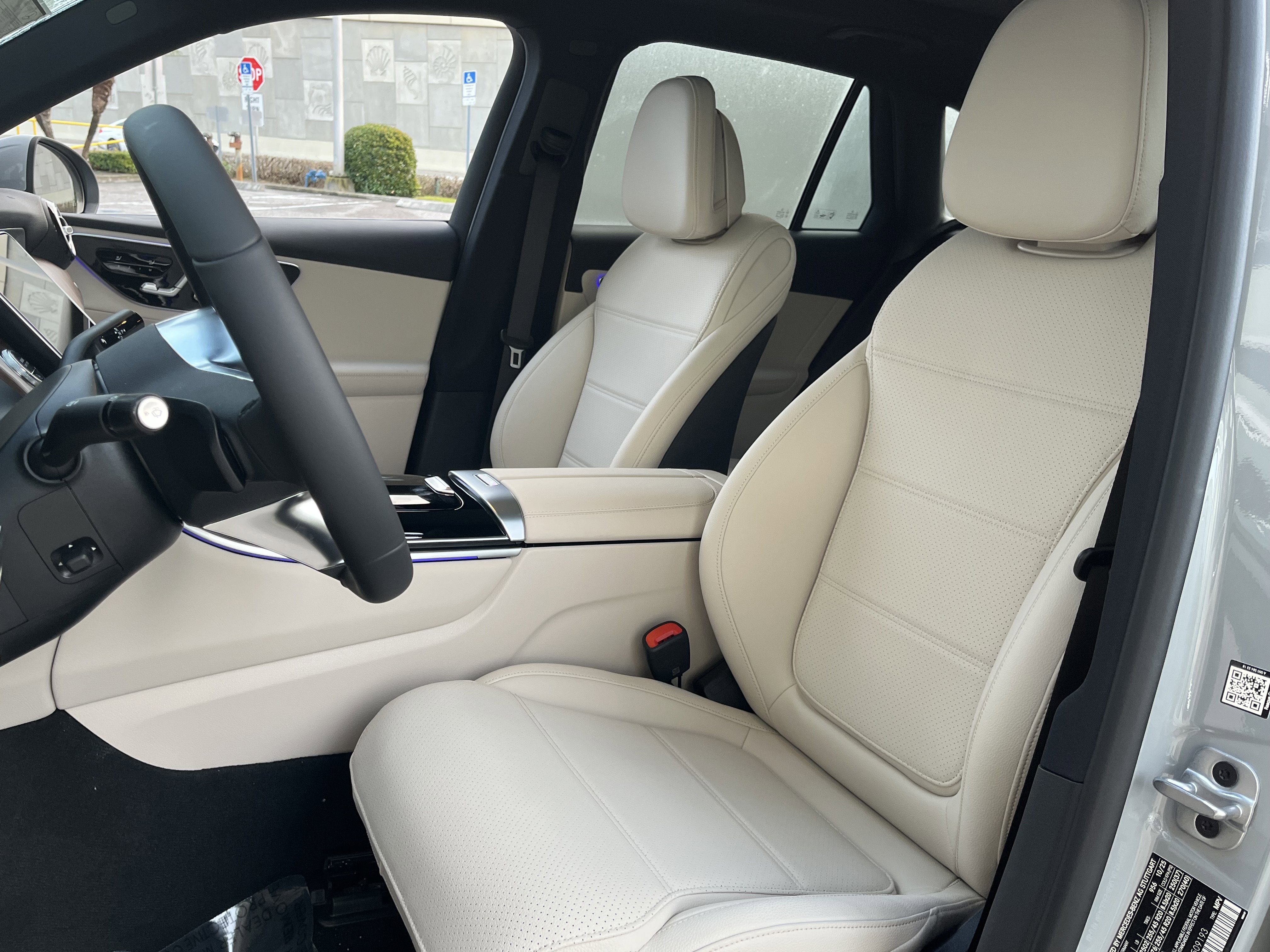 New 2026 MANUFAKTUR Alpine Grey Mercedes-Benz GLC 300 image 16