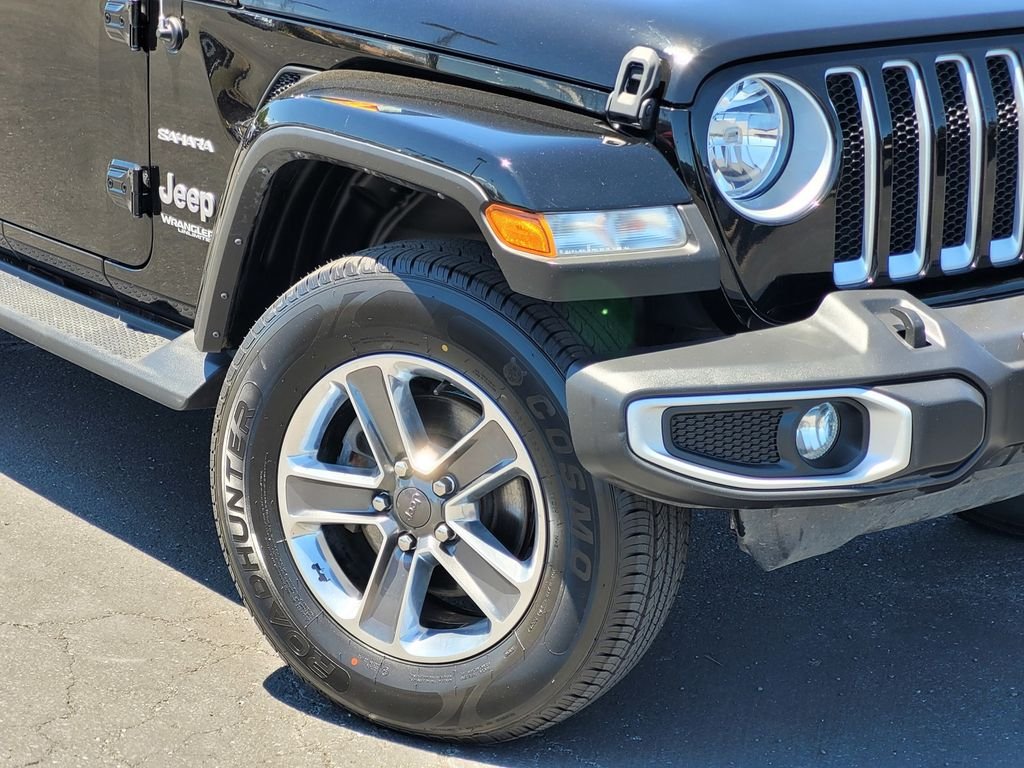 Used 2022 Black Jeep Unlimited Sahara image 9