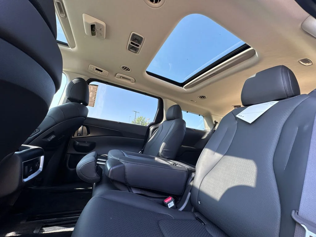 2025 Kia Carnival SX Prestige - Photo 22