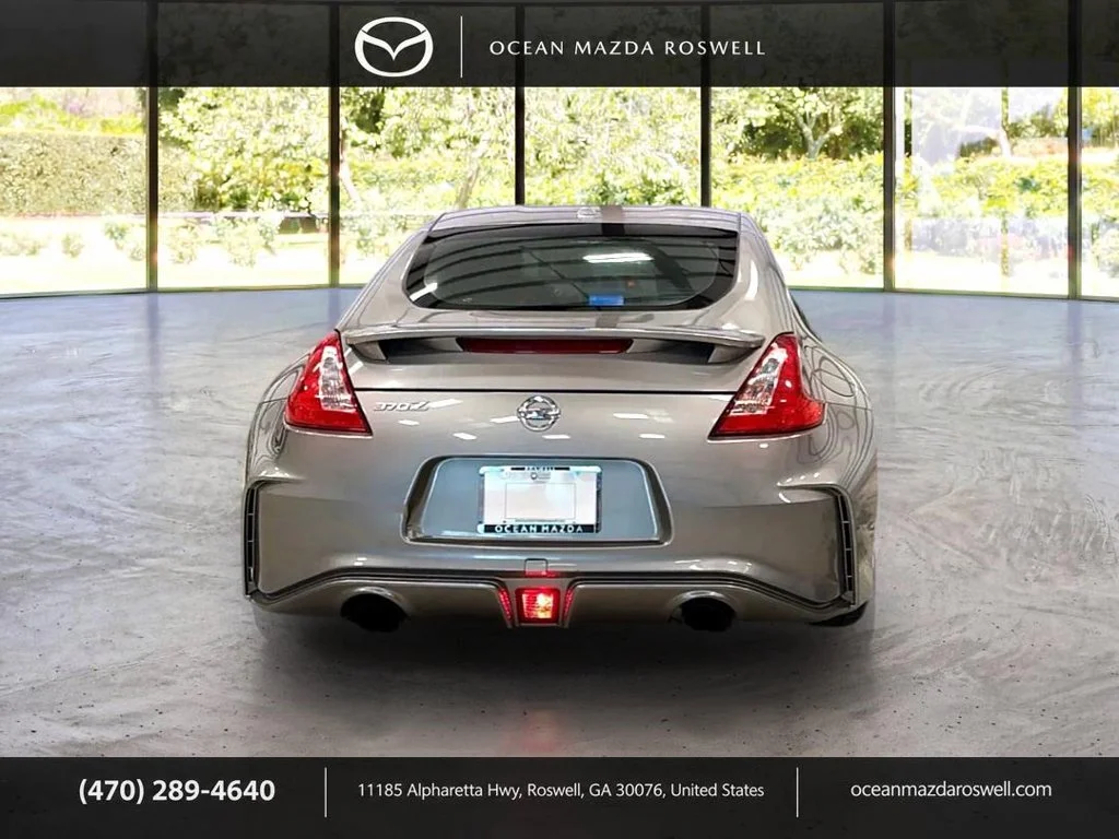 Used 2009 Gray Nissan Touring image 6