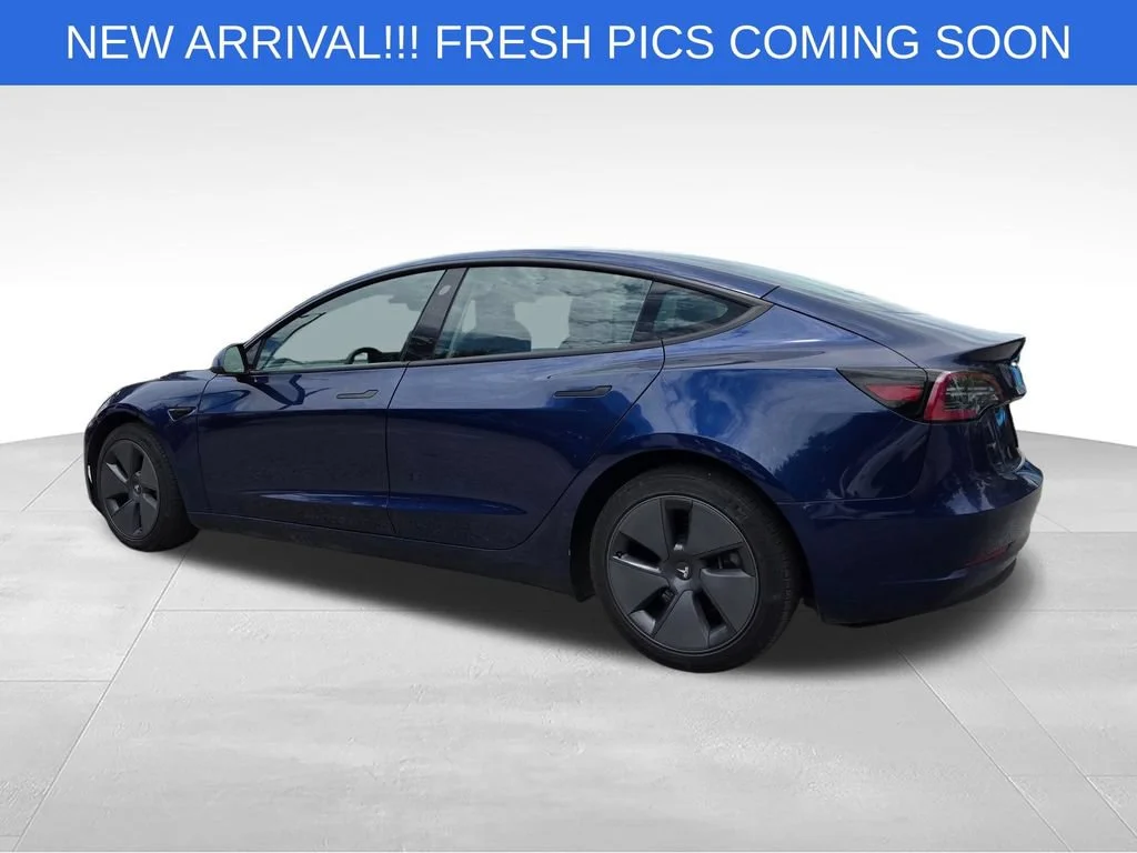 Used 2023  Tesla RWD image 4