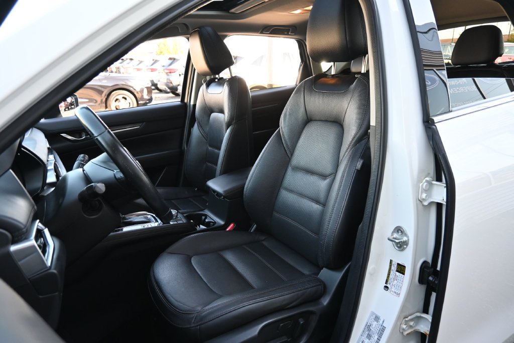 Used 2017 Snowflake White Pearl Metallic Mazda Grand Touring image 21