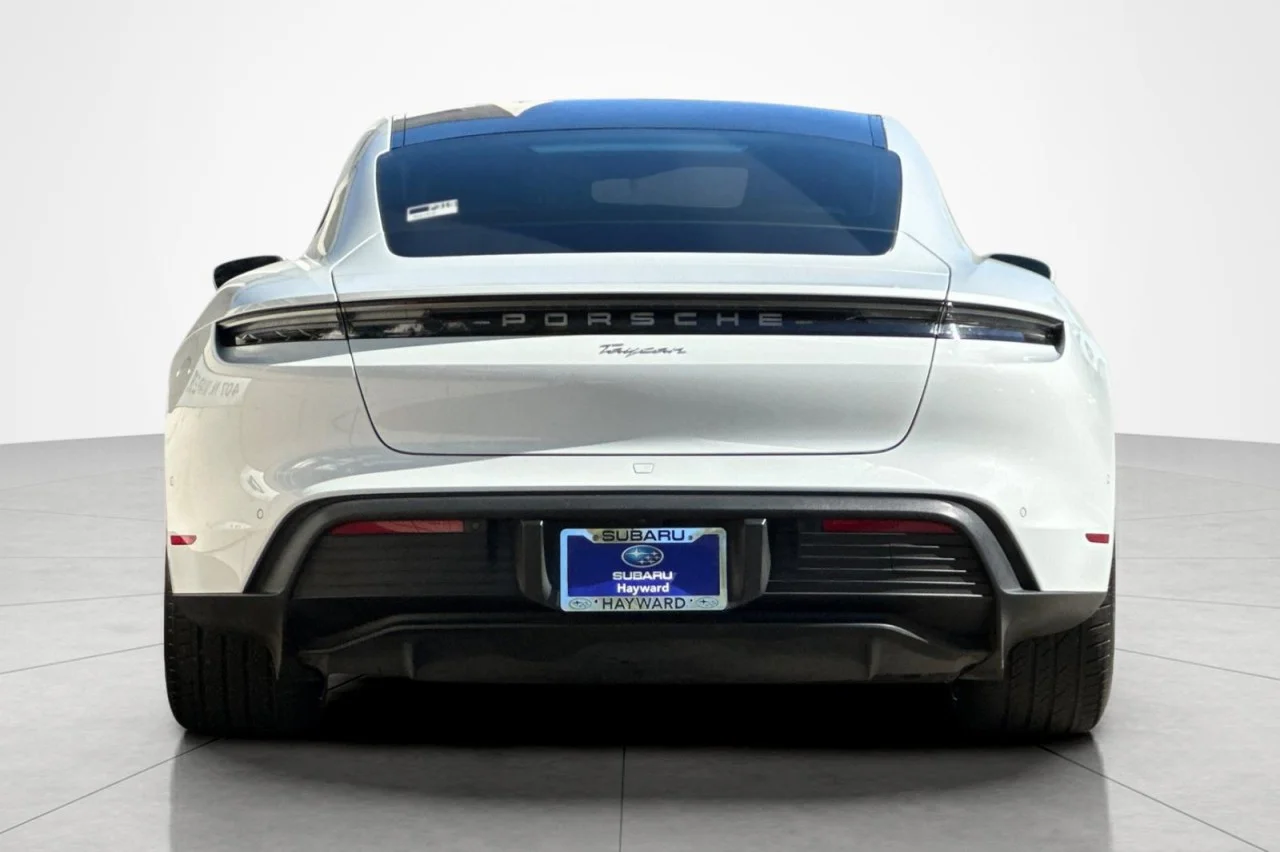 Used 2023 White Porsche Base image 4