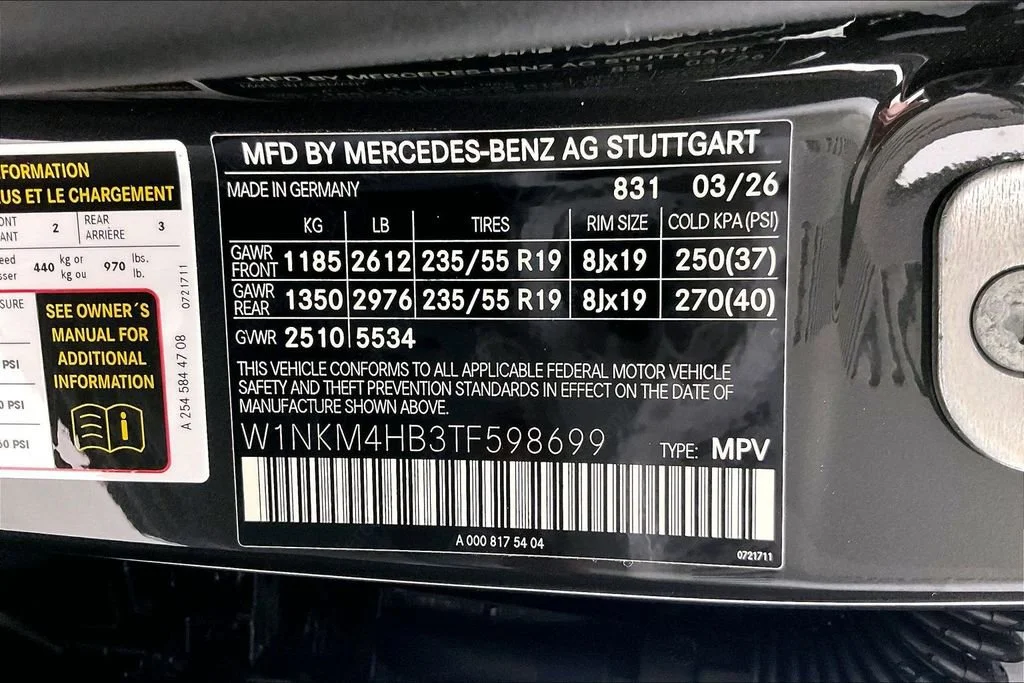 New 2026 Graphite Grey Metallic Mercedes-Benz GLC 300 image 30