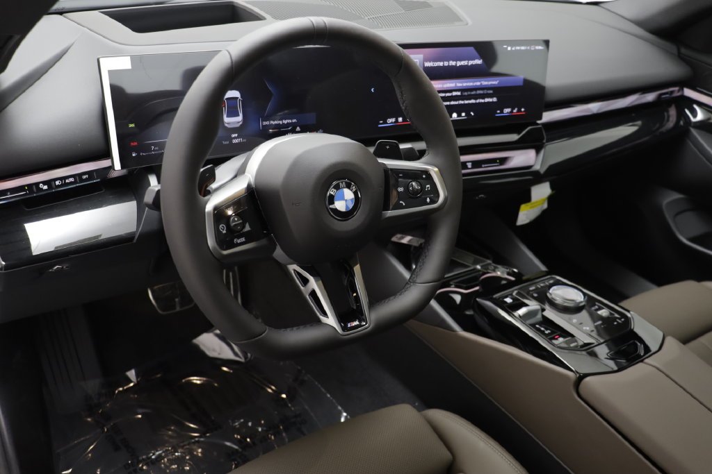 New 2027 Mineral White Metallic BMW 530i xDrive image 7