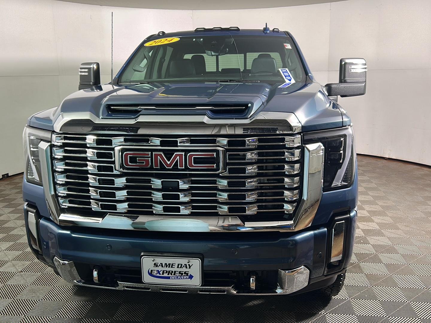 Used 2024 Downpour Metallic GMC Denali image 12