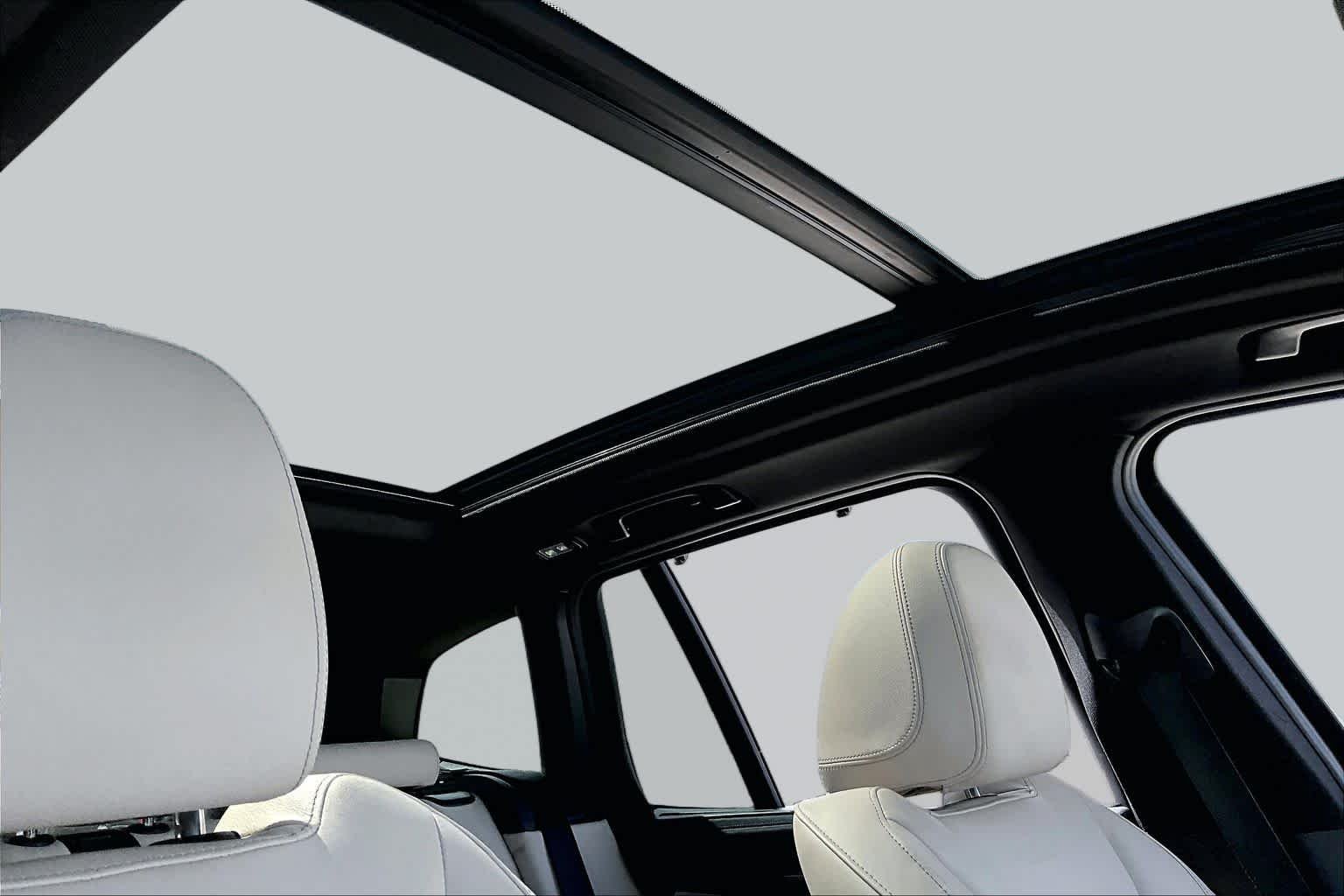 Used 2020 Alpine White BMW  image 13