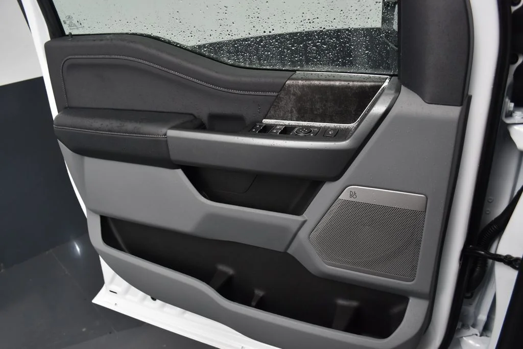 New 2026 Oxford White Ford F-350® XLT image 10