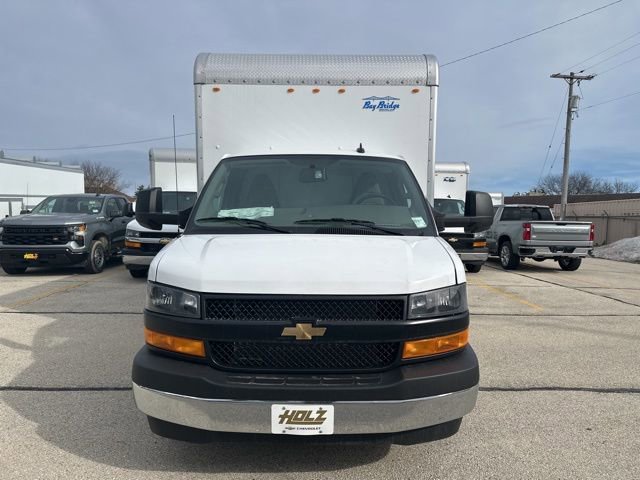 New 2025 Summit White Chevrolet 1WT image 3