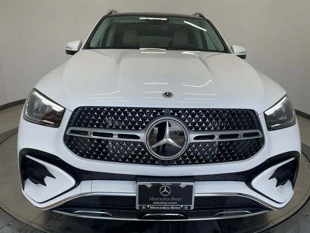 New 2026 MANUFAKTUR Moonlight White Metallic Mercedes-Benz GLE 350 image 14