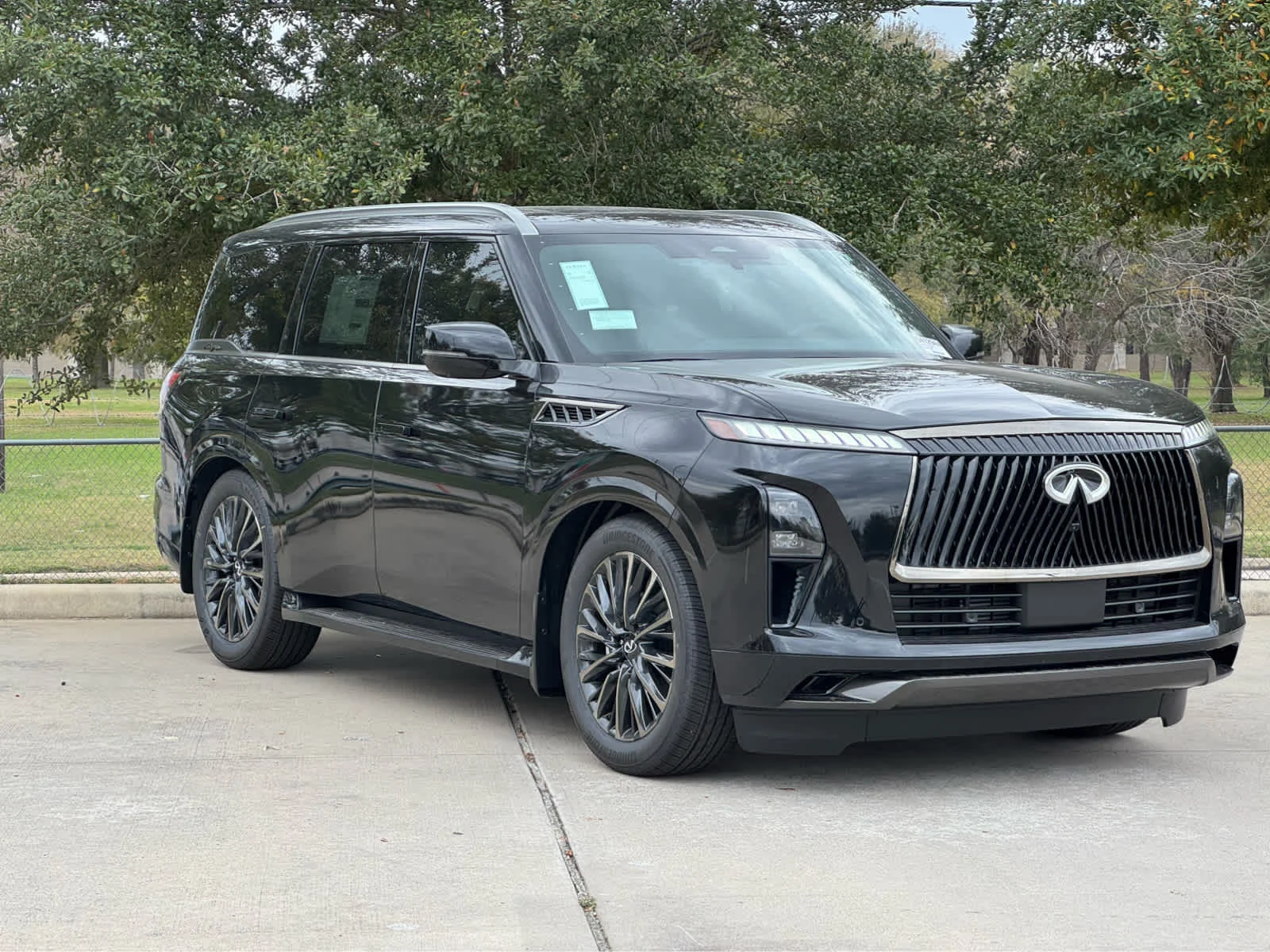 Certified Used 2026 Mineral Black INFINITI AUTOGRAPH image 4
