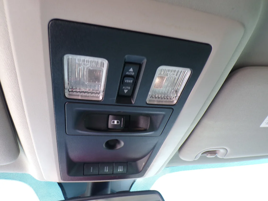 Used 2013 Black Gold Pearlcoat Ram Laramie Longhorn image 30