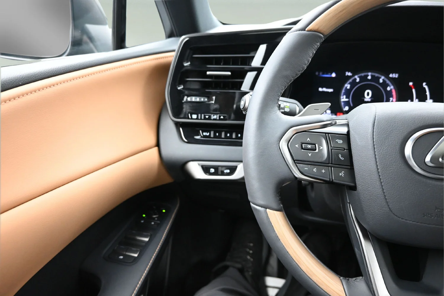 Used 2024  Lexus RX 350 image 13
